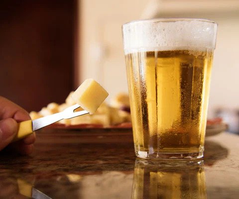 What are the reasons to gift an ale hamper?